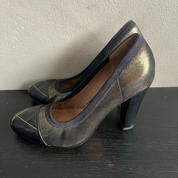 Daniblack Women's Reese Pump Elegant Antique Gold Black Quilted Heels Cap Toe 6 - Picture 5 of 6